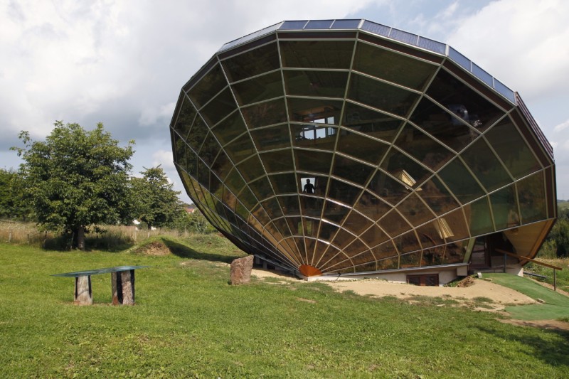 Rumah Unik Boiclimatic Solar House